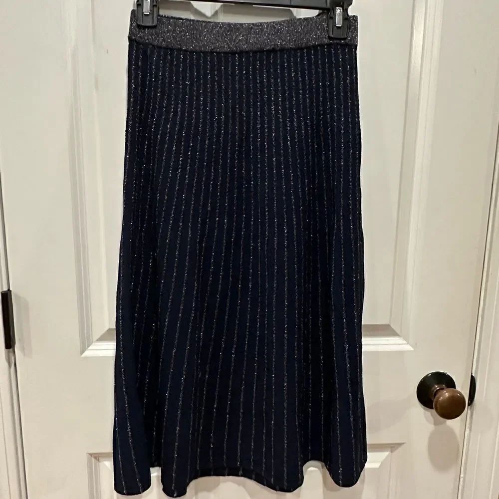 Banana republic XS midi stretch skirt blue striped